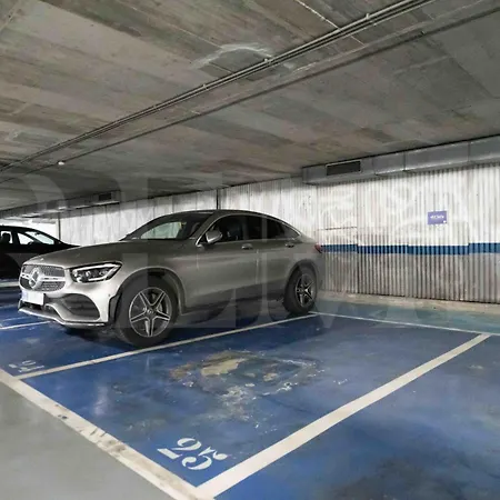 Lägenhet Luxurious In Center With Parking By Rems