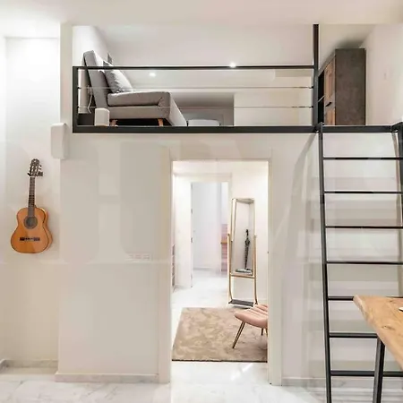 Luxurious In Center With Parking By Rems *