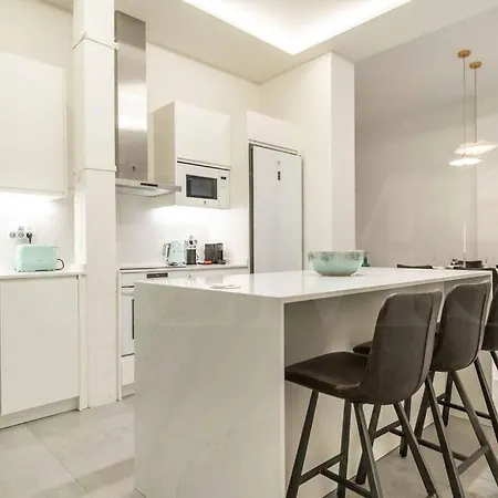 Apartment Luxurious In Center With Parking By Rems *