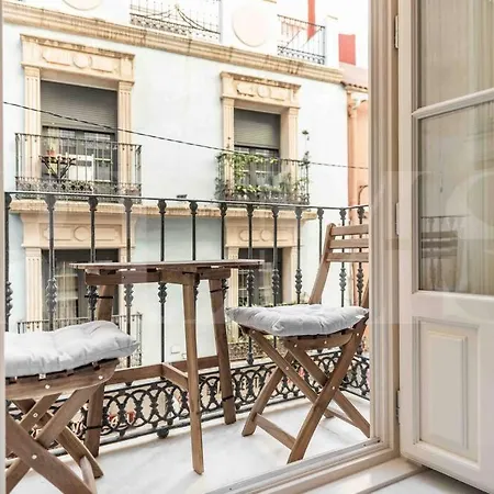 Apartment Luxurious In Center With Parking By Rems