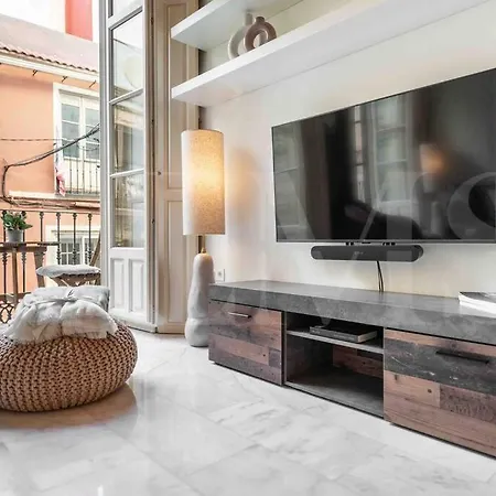 Luxurious In Center With Parking By Rems Apartment