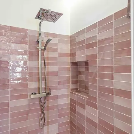 Apartment Luxurious In Center With Parking By Rems *