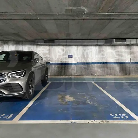Luxurious In Center With Parking By Rems Apartment Malaga